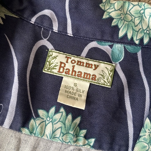 Tommy Bahama button down - Picture 2 of 3